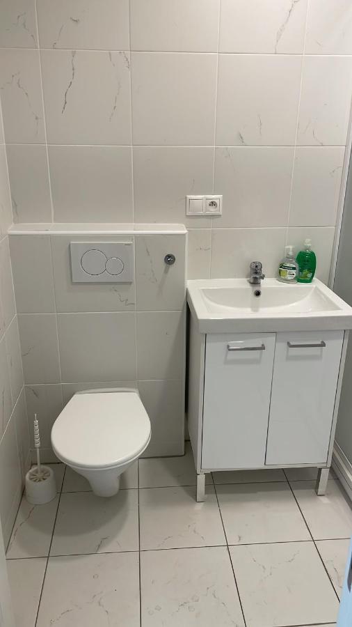 Moderny Novy Byt S Bezplatnym Parkovanim V Objekte, Self-Checking Bratislava Exterior photo